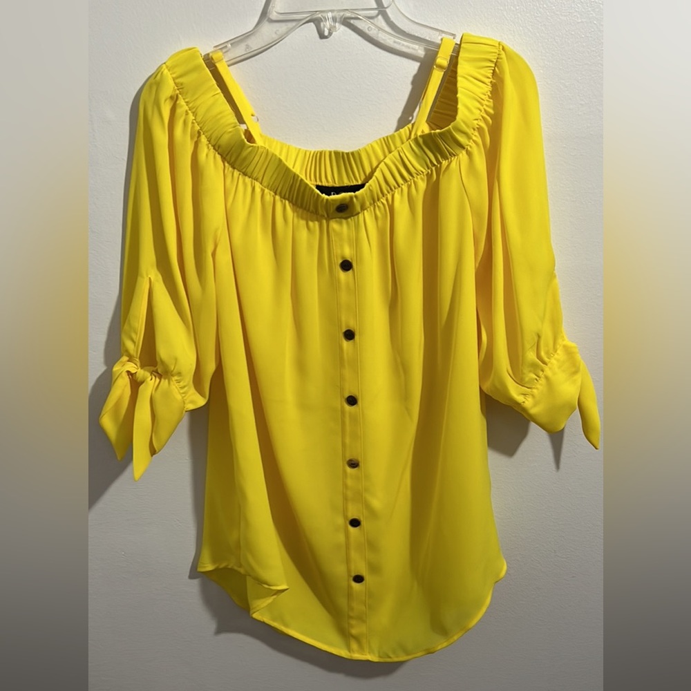 Beautiful yellow top BCX xs